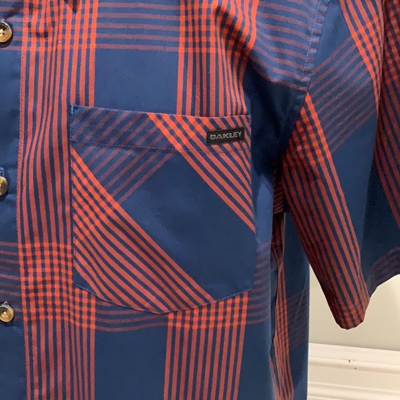 OAKLEY Button Down T Shirt Plaid Blue Red Large - Picture 3 of 6